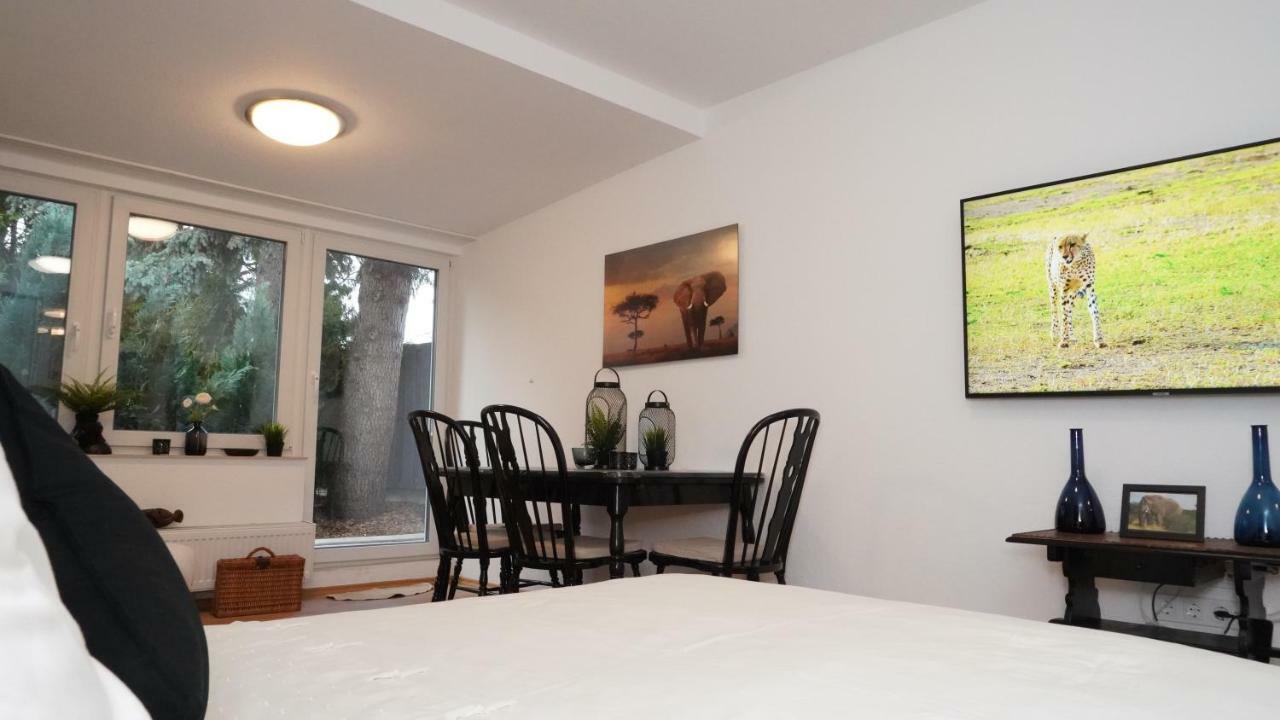 900m To Exhibition Apartment