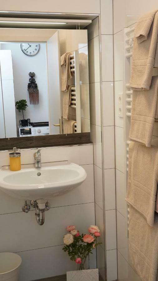 900m To Exhibition * Düsseldorf